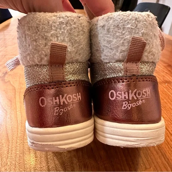 OshKosh Metallic Gold High Top Sneakers Glitter Faux Fur Trim. Size Girl… - Picture 10 of 16